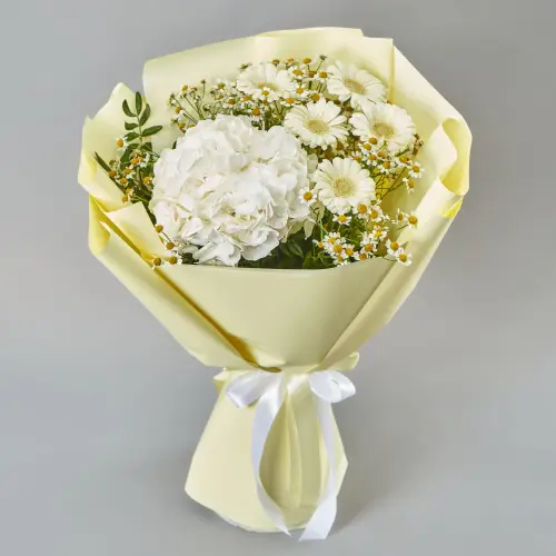 Букет из гербер, гортензии и танацетума