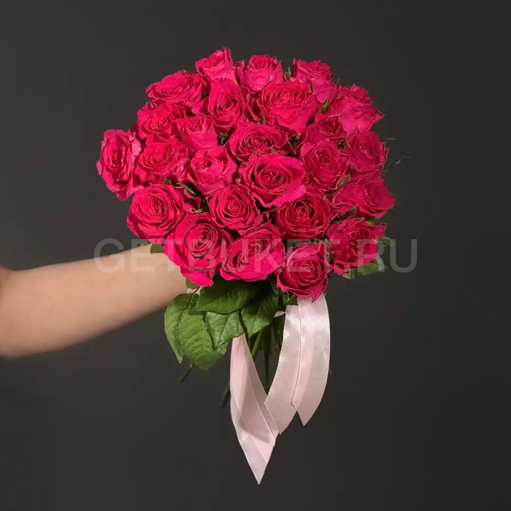 62925 Букет из 25 малиновых кенийских роз