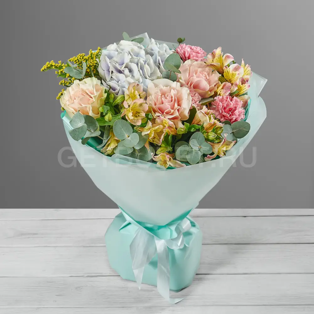 209083 Букет с гортензией, розой и альстромерией